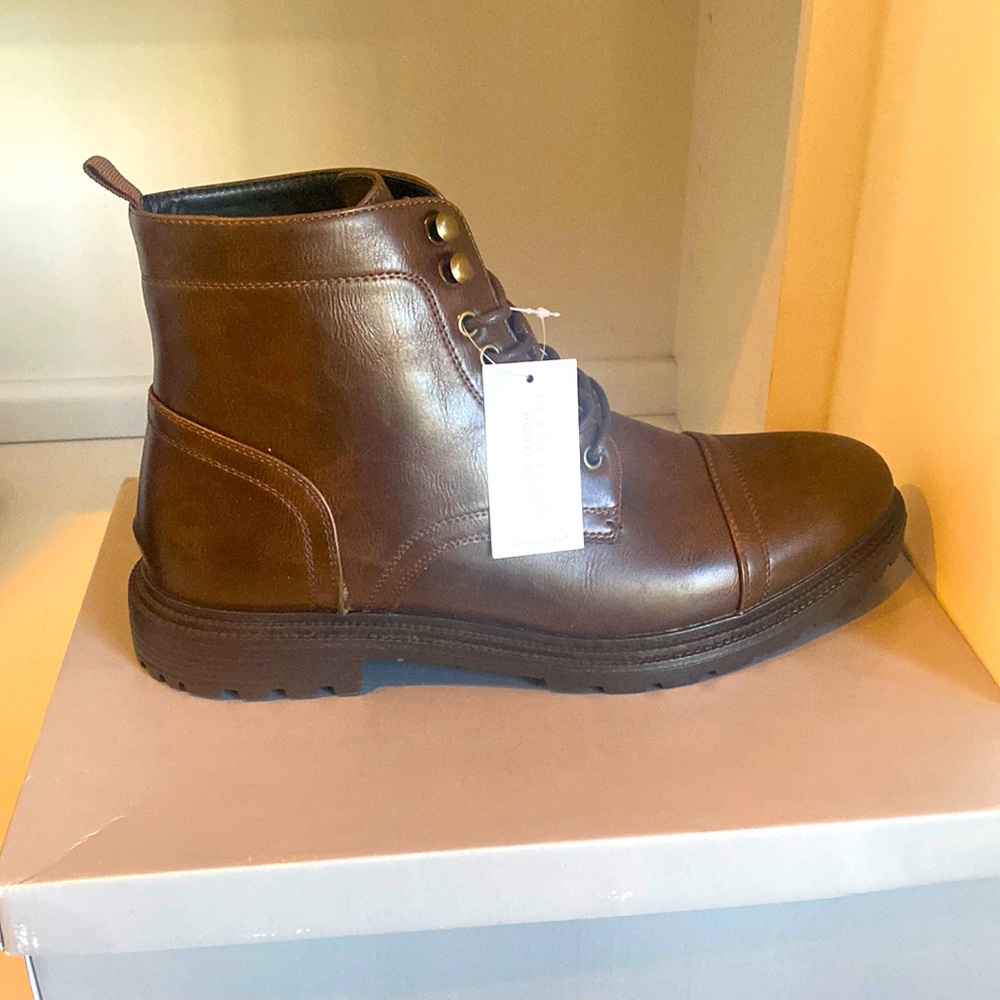 Men’s Perry Ellis Boots- Size 10- Brand New